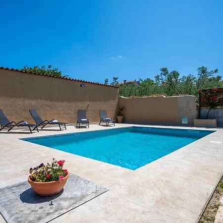 House Boky Holiday home *